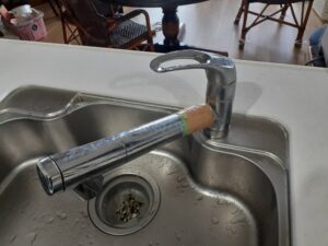 福岡キッチン取付け隊　カートリッジそのままで浄水栓の交換　施工前